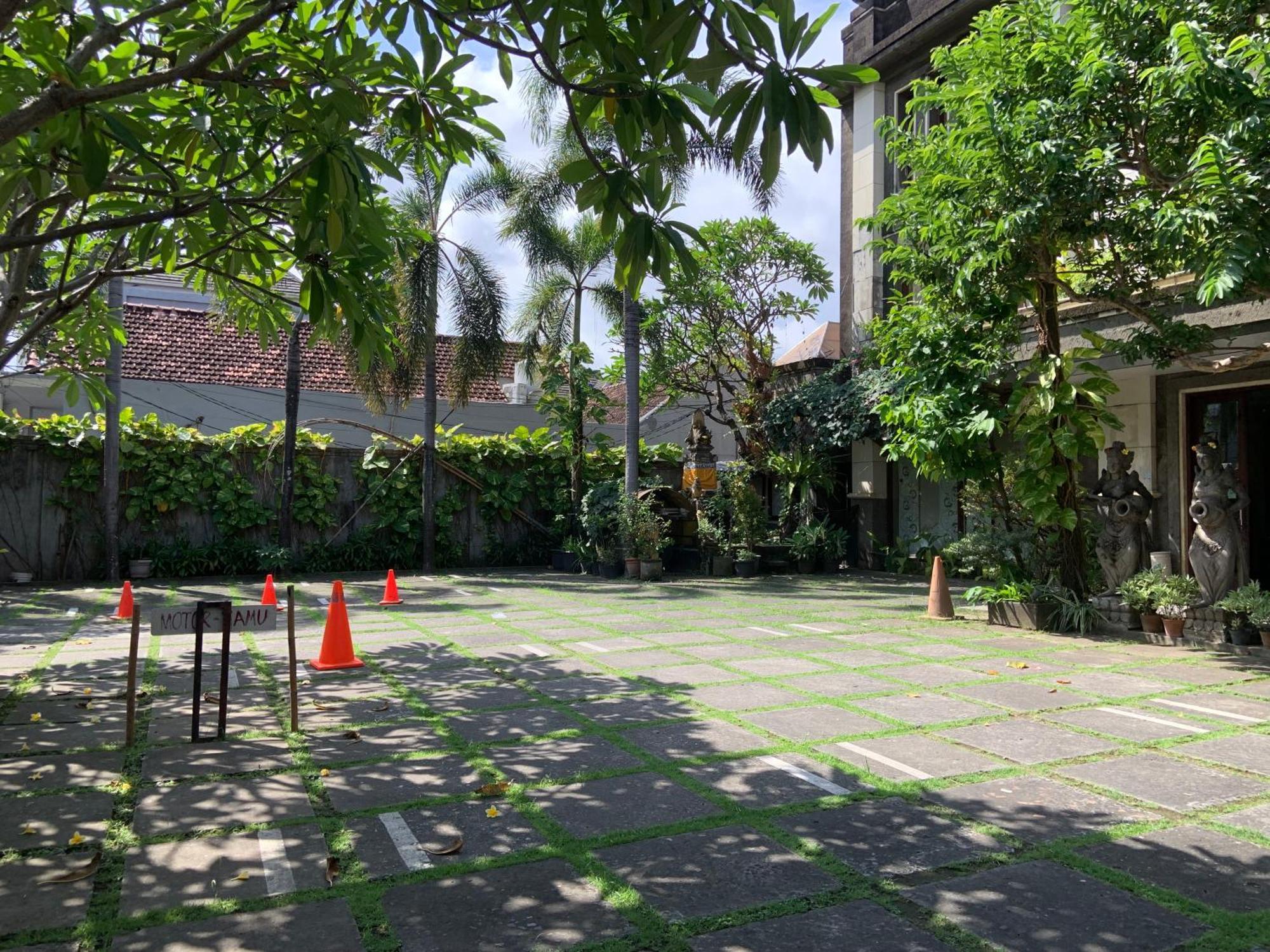 Nirwana Suites Denpasar  Bagian luar foto